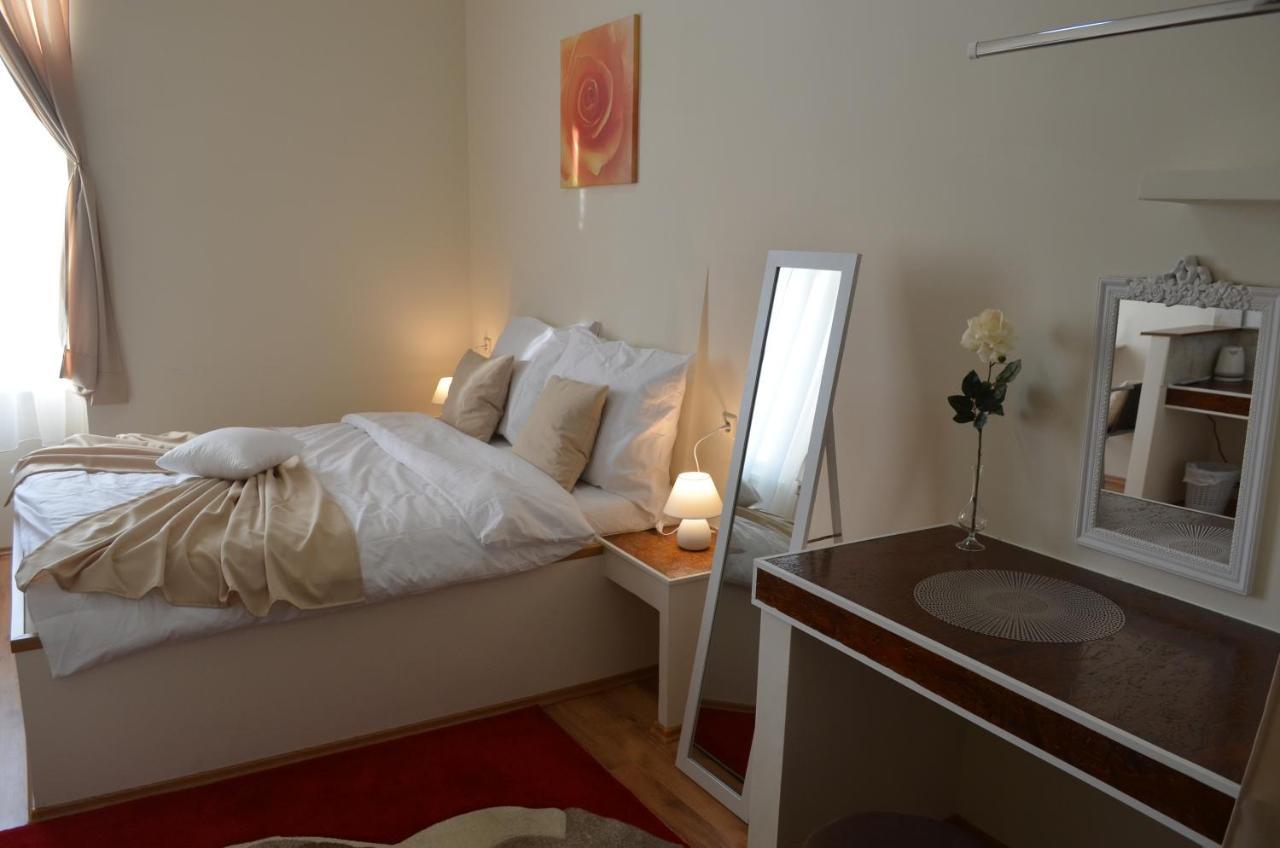 Rooms & Apartments Infinity Рийека Екстериор снимка