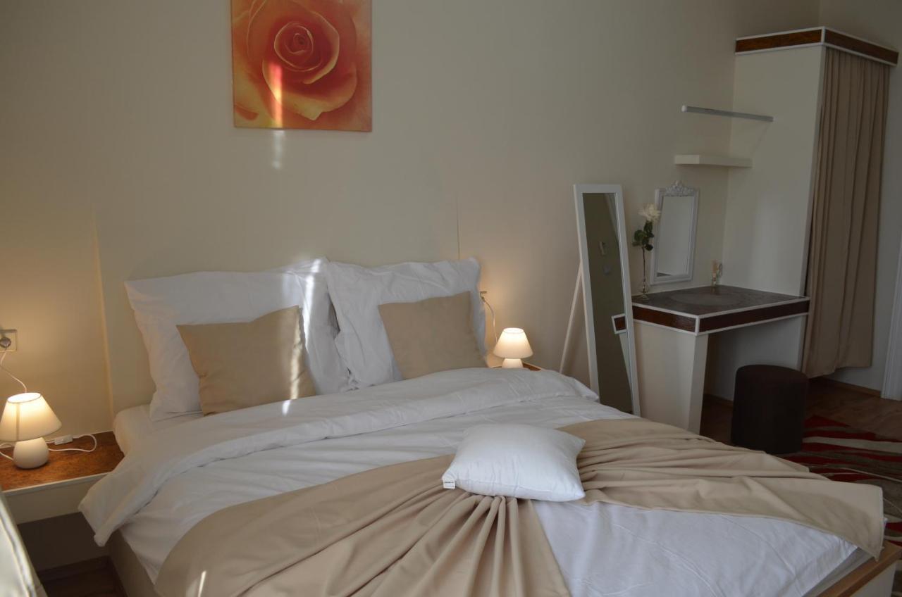 Rooms & Apartments Infinity Рийека Екстериор снимка