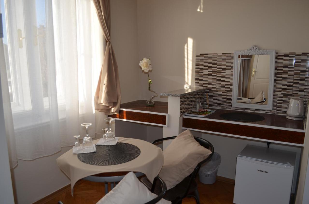 Rooms & Apartments Infinity Рийека Екстериор снимка
