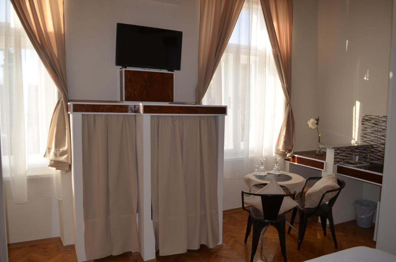 Rooms & Apartments Infinity Рийека Екстериор снимка