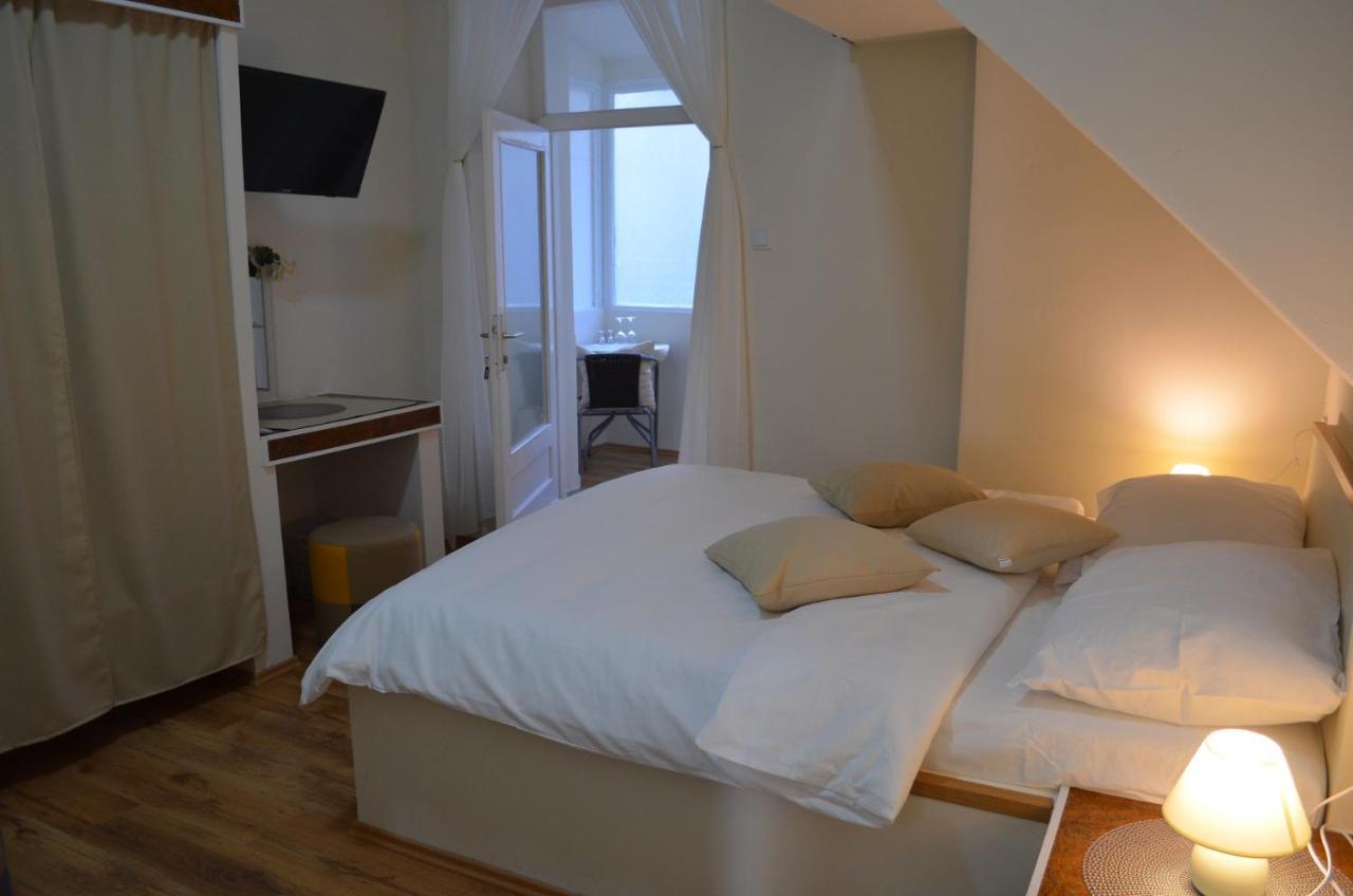 Rooms & Apartments Infinity Рийека Екстериор снимка